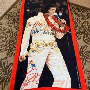 Elvis Towel